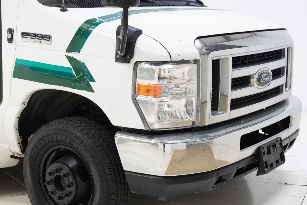 2016 Ford Econoline Van - Image 10 of 12