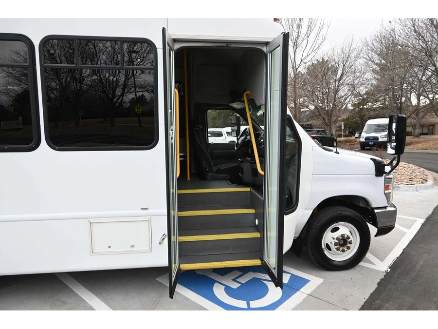2016 Ford Econoline Van - Image 15 of 31
