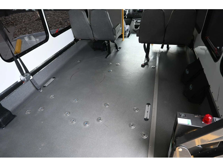 2016 Ford Econoline Van - Image 24 of 31