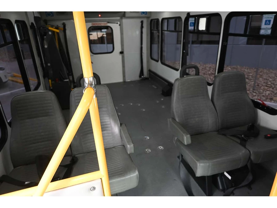 2016 Ford Econoline Van - Image 17 of 31