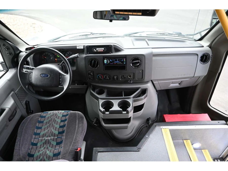 2016 Ford Econoline Van - Image 29 of 31