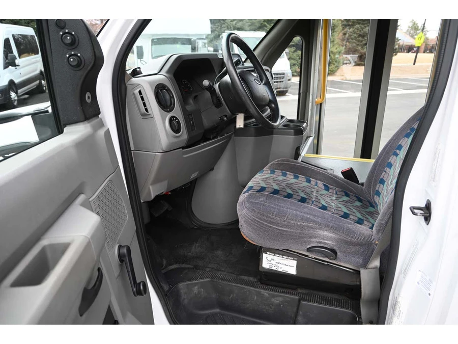 2016 Ford Econoline Van - Image 13 of 31