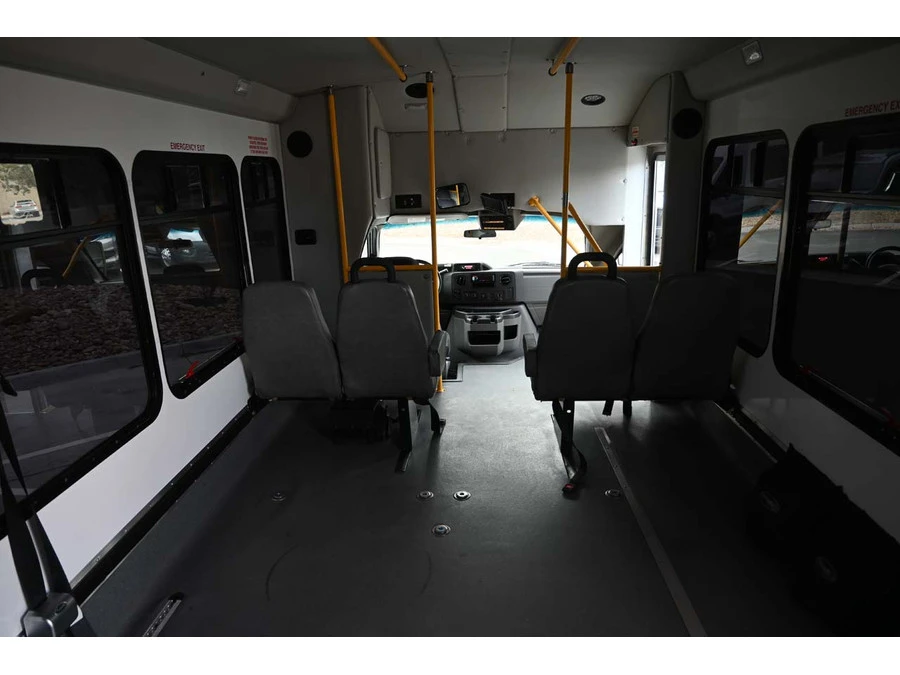 2016 Ford Econoline Van - Image 25 of 31