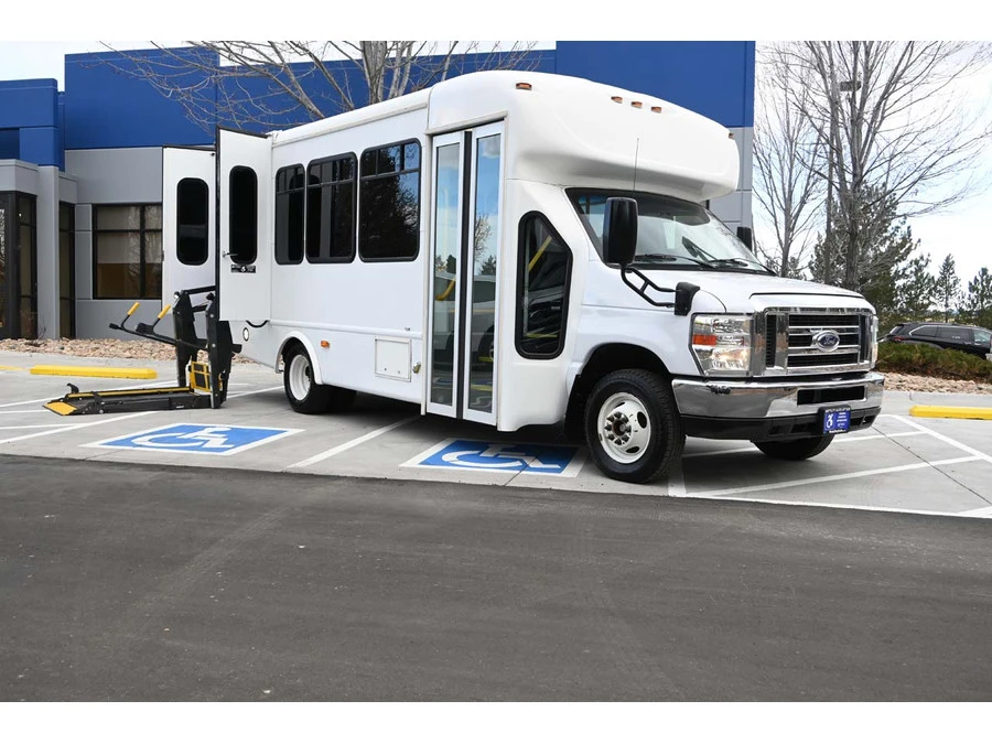 2016 Ford Econoline Van - Image 2 of 31