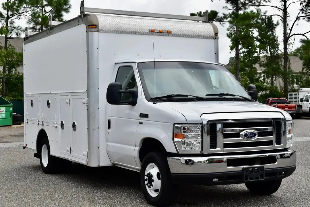 2016 Ford Econoline Van - Image 16 of 21