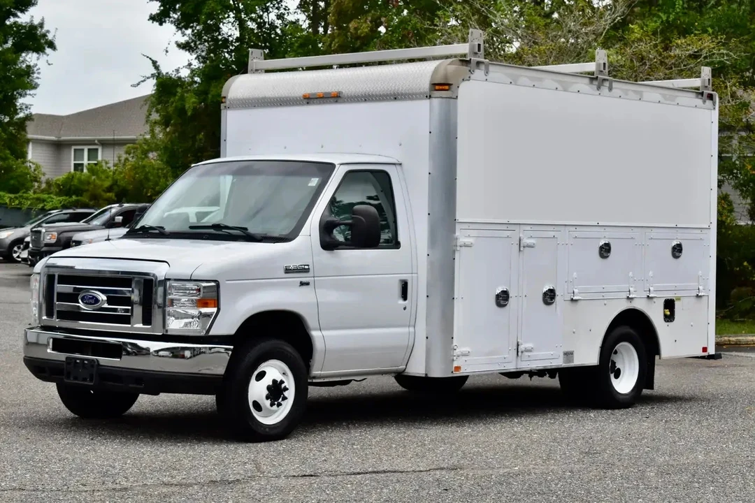 2016 Ford Econoline Van - Image 2 of 21