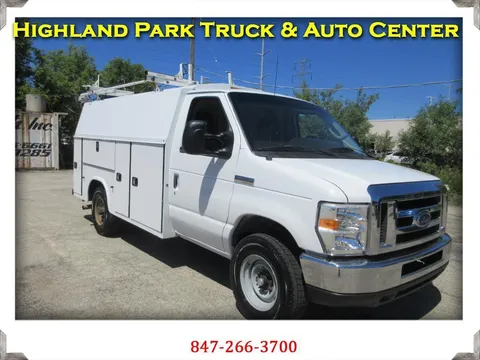 2016 Ford E-350 Super Duty 138" DRW
