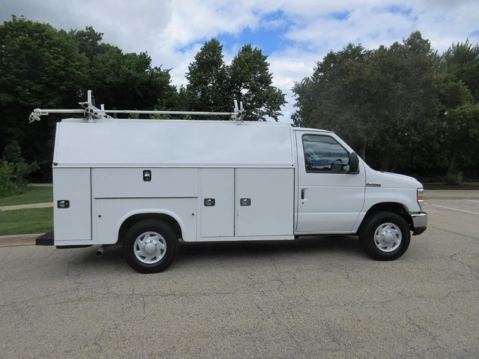 2016 Ford Econoline Van - Image 9 of 31