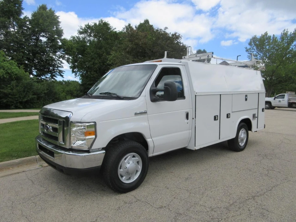 2016 Ford Econoline Van - Image 28 of 31