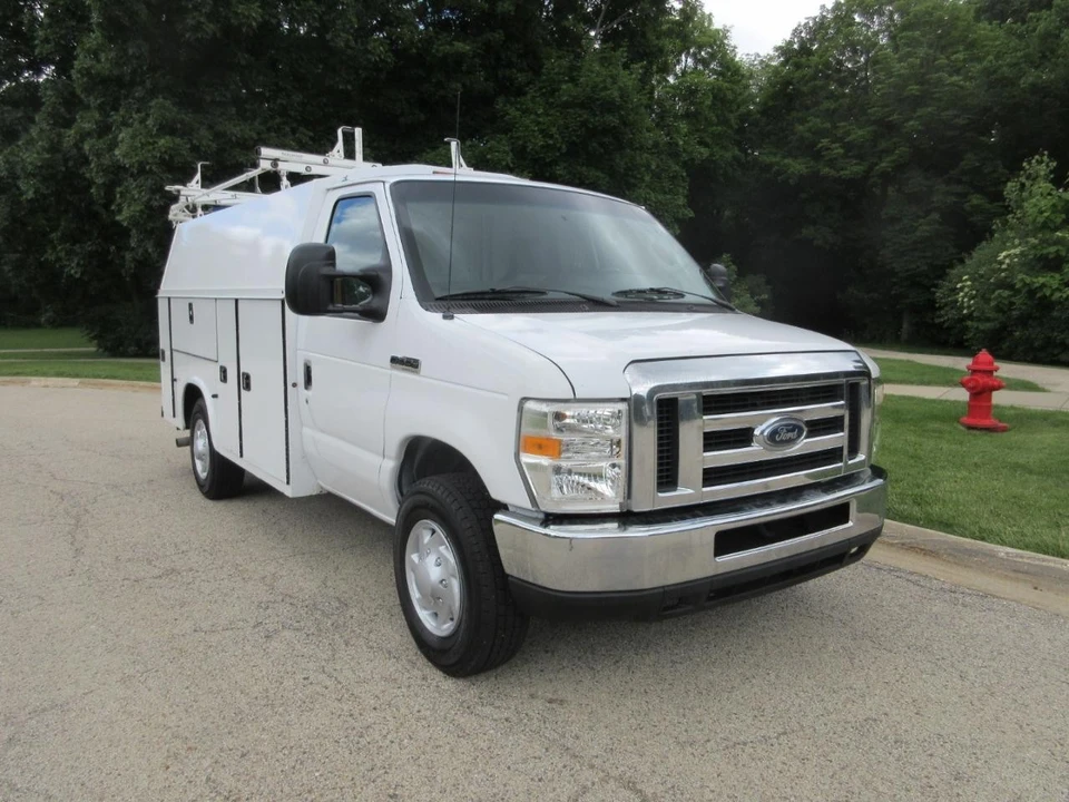 2016 Ford Econoline Van - Image 26 of 31