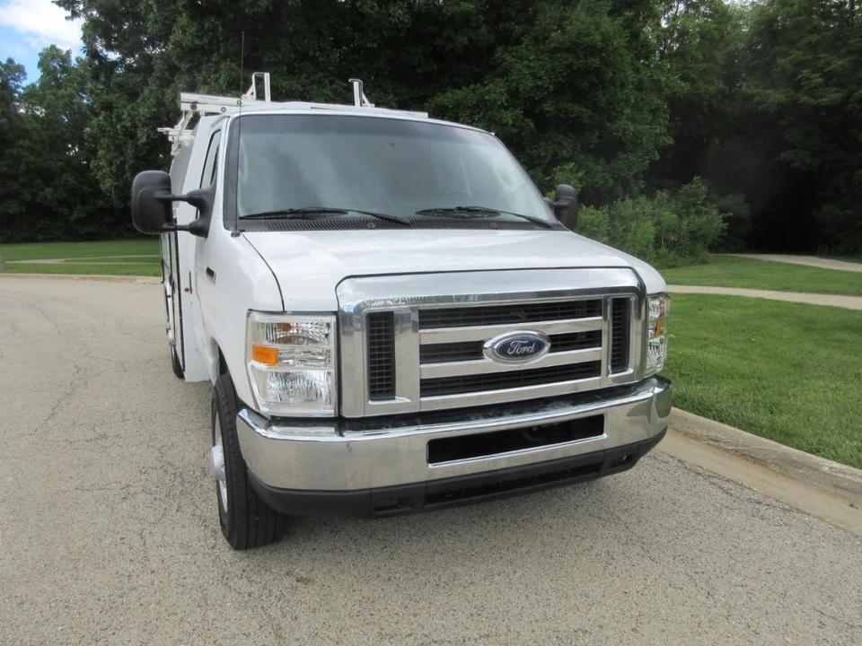 2016 Ford Econoline Van - Image 27 of 31