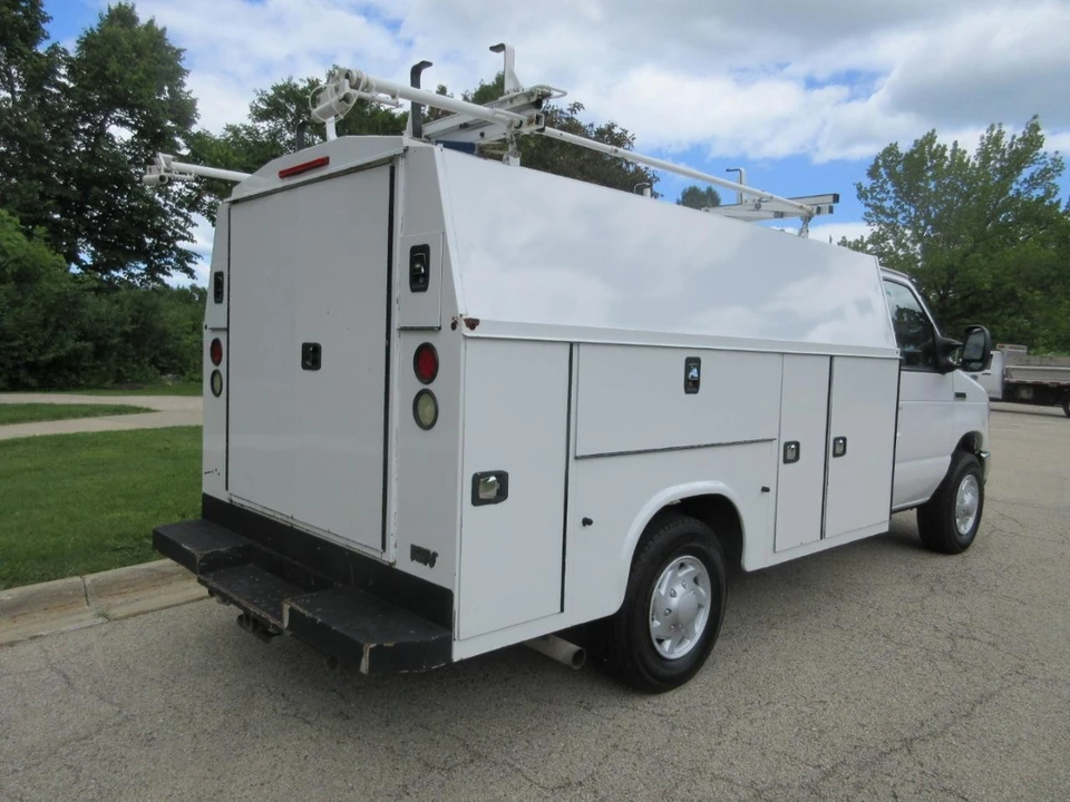 2016 Ford Econoline Van - Image 10 of 31