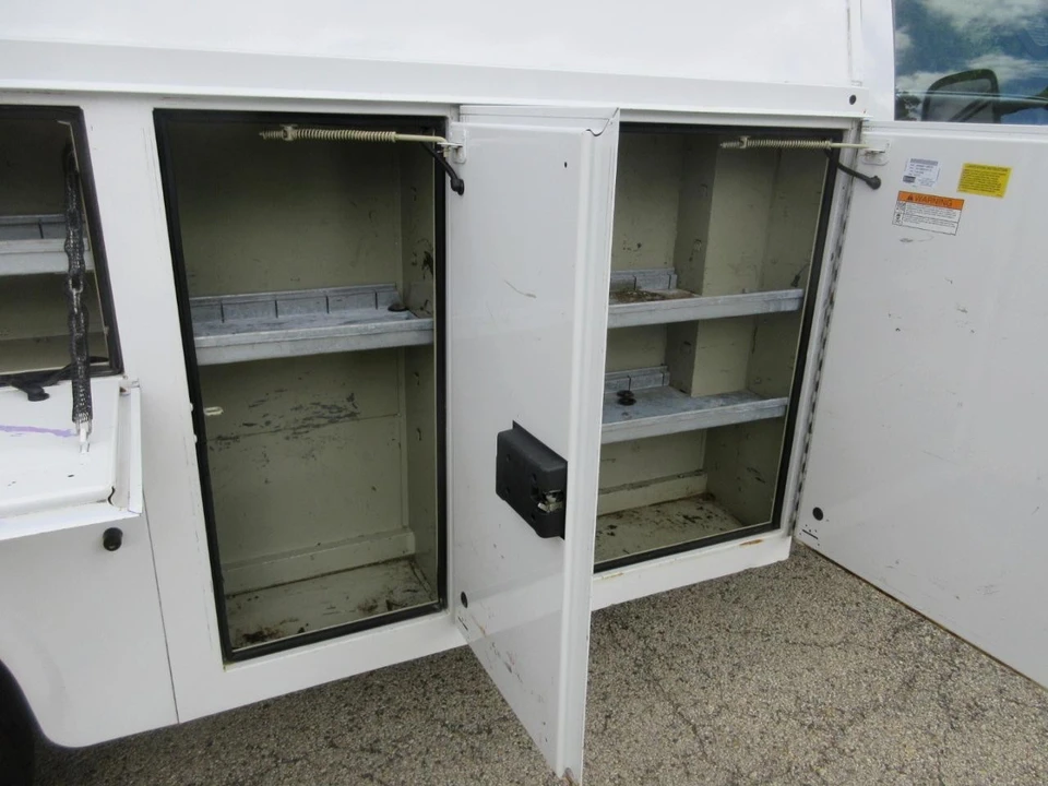 2016 Ford Econoline Van - Image 23 of 31