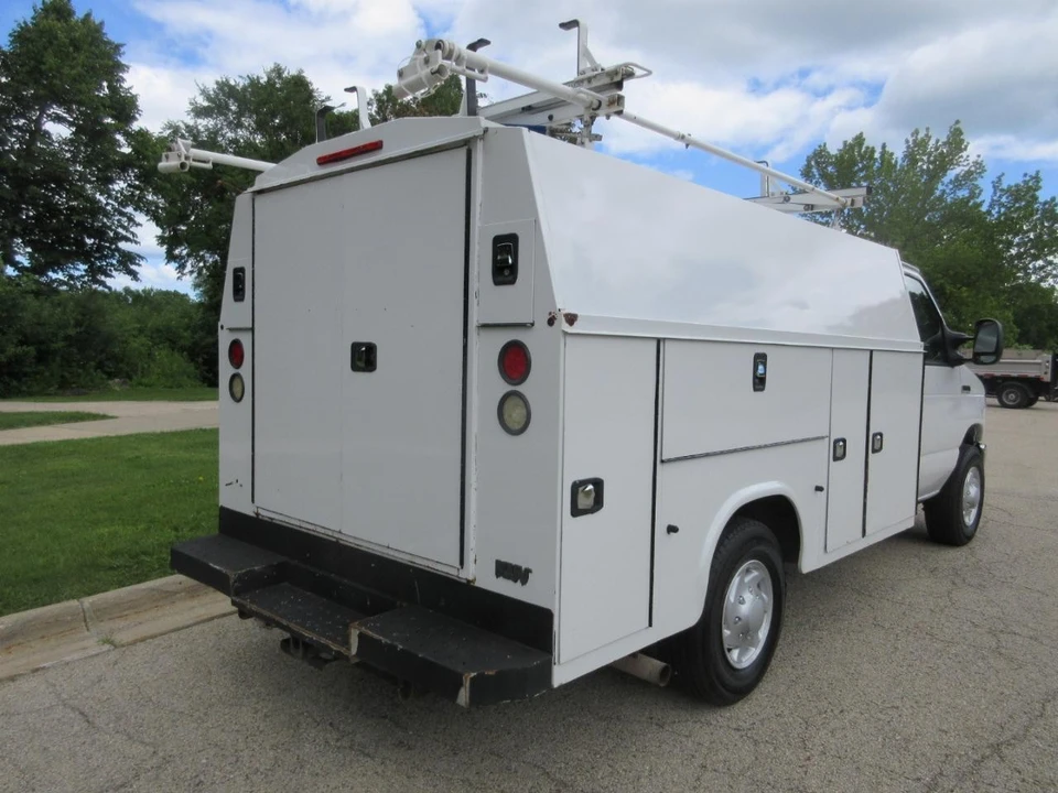 2016 Ford Econoline Van - Image 17 of 31