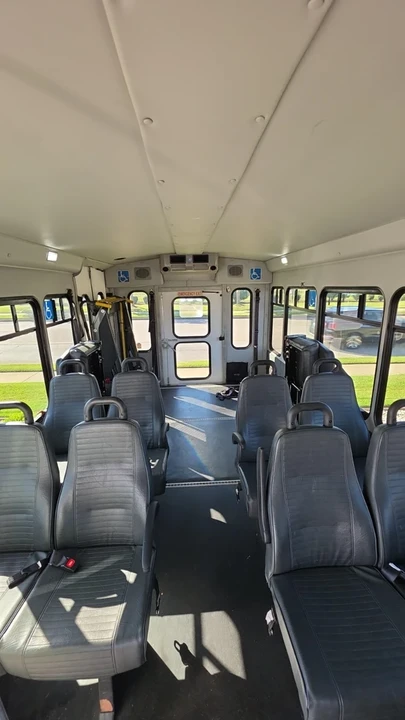 2016 Ford Econoline Van - Image 6 of 8