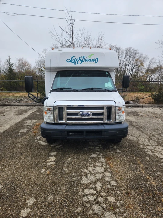 2016 Ford Econoline Van - Image 2 of 5