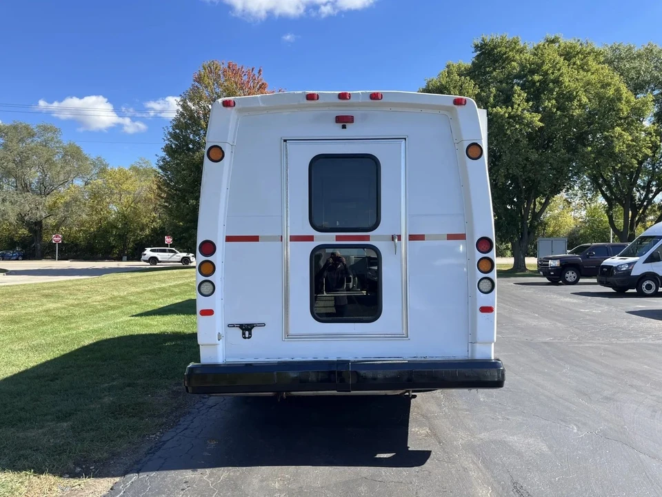 2016 Ford Econoline Van - Image 11 of 12
