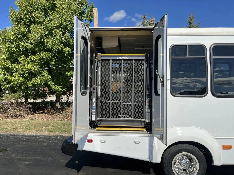 2016 Ford Econoline Van - Image 7 of 12