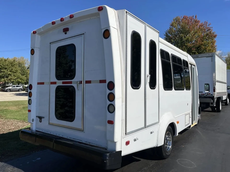 2016 Ford Econoline Van - Image 10 of 12