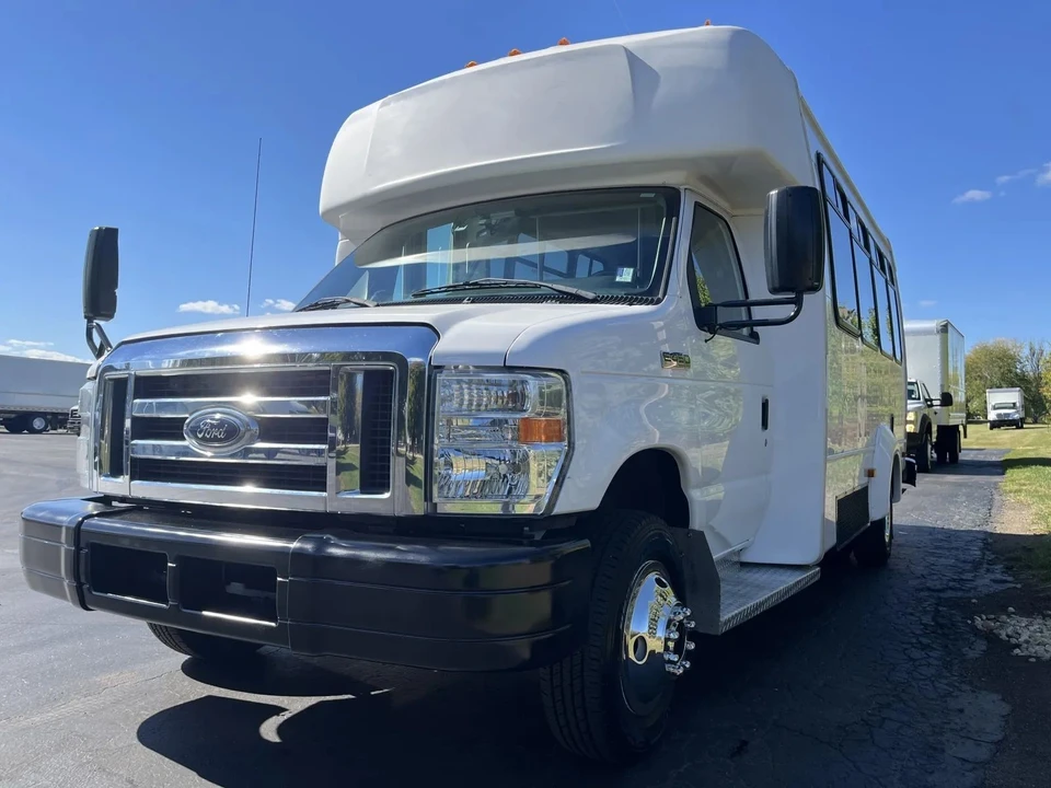 2016 Ford Econoline Van - Image 5 of 12