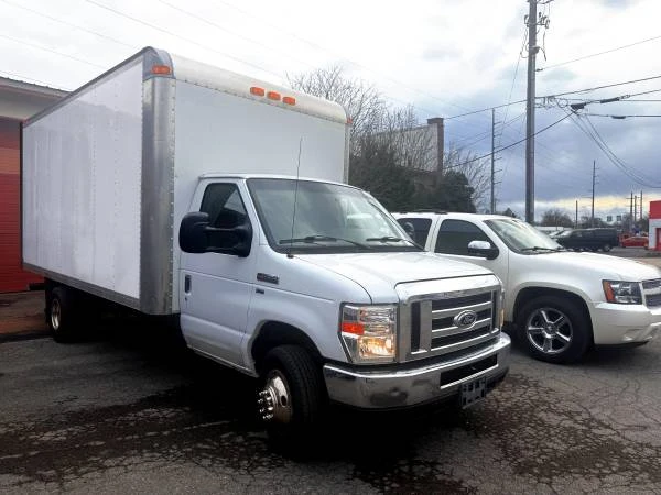 2016 Ford Econoline Van - Image 2 of 15