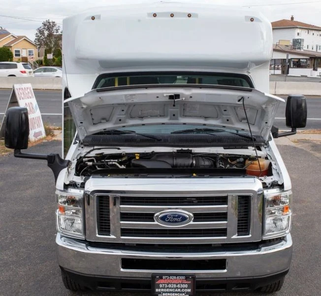 2016 Ford Econoline Van - Image 5 of 12