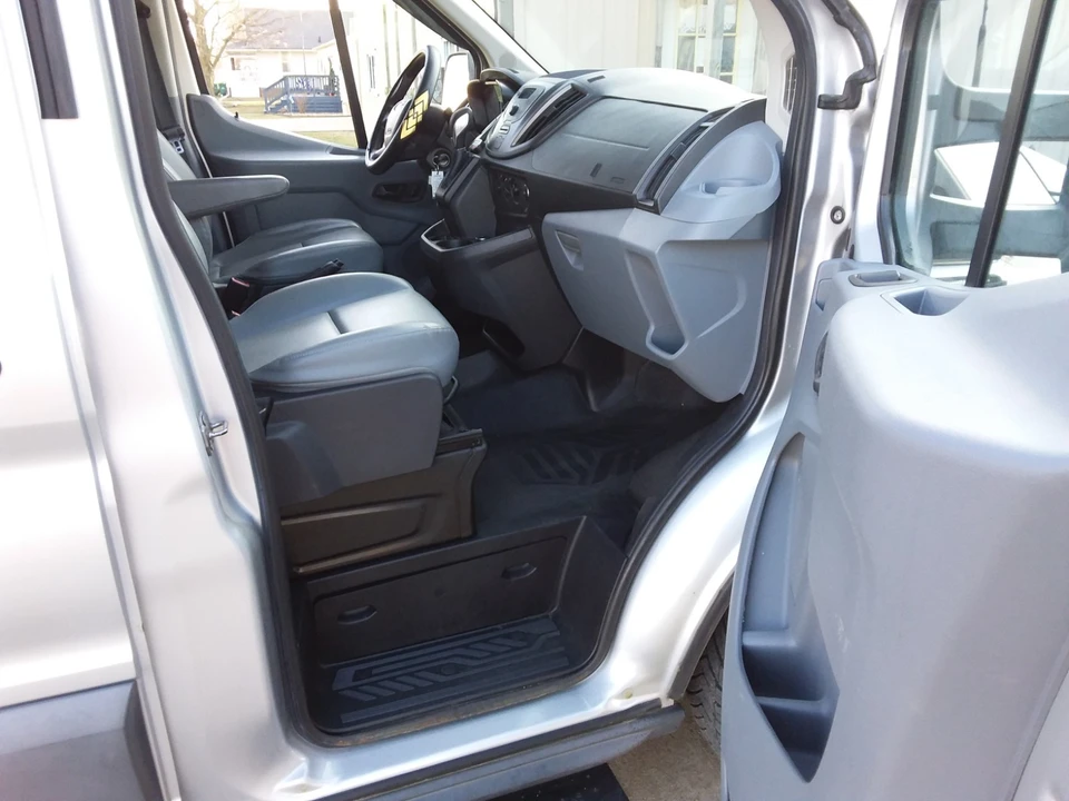 2016 Ford Econoline Van - Image 15 of 21