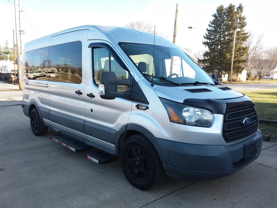 2016 Ford Econoline Van - Image 9 of 21