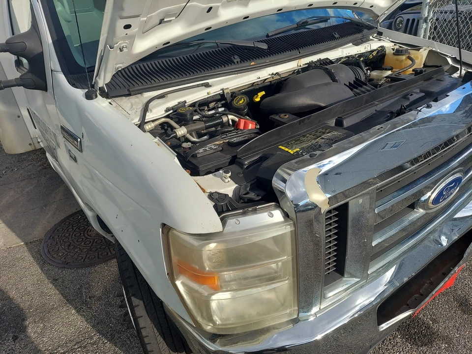 2016 Ford Econoline Van - Image 18 of 21