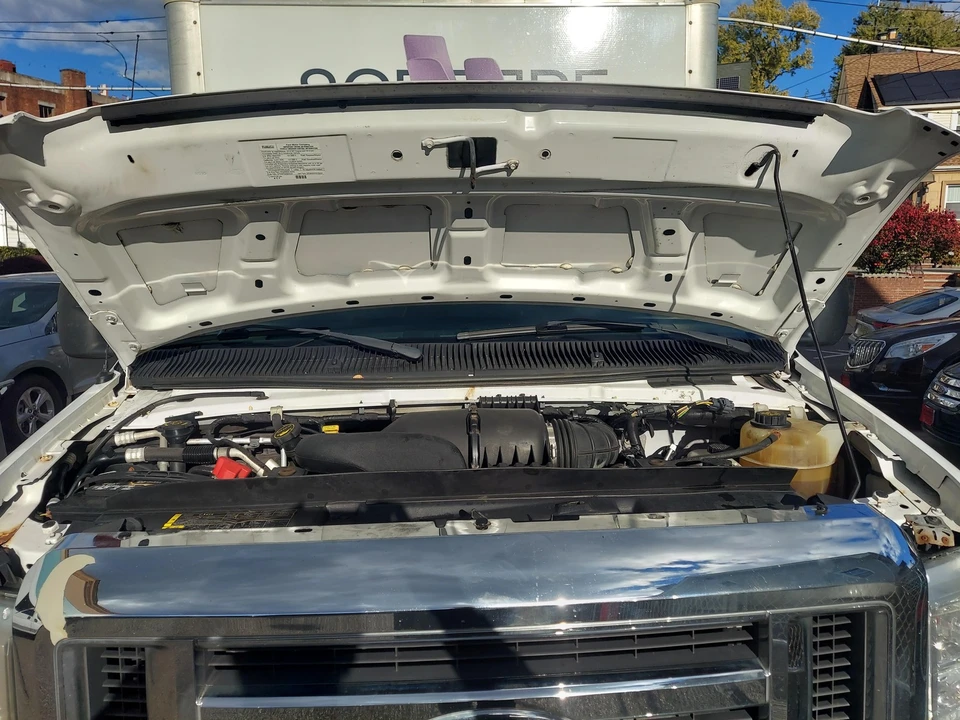 2016 Ford Econoline Van - Image 14 of 21