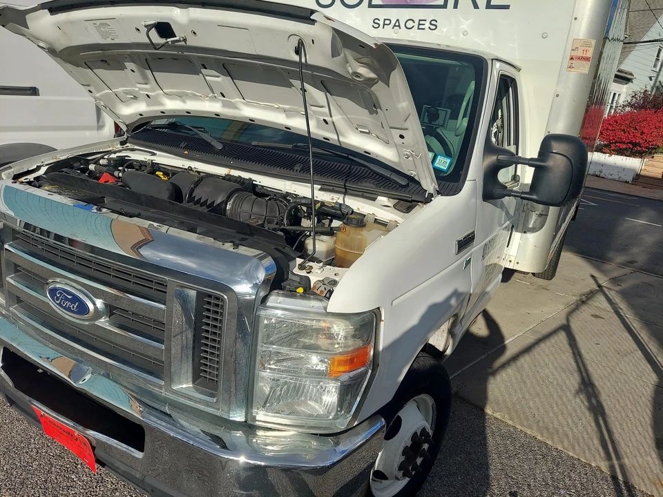 2016 Ford Econoline Van - Image 19 of 21