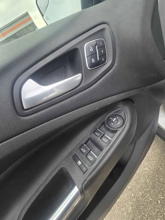 2016 Ford Escape - Image 10 of 20