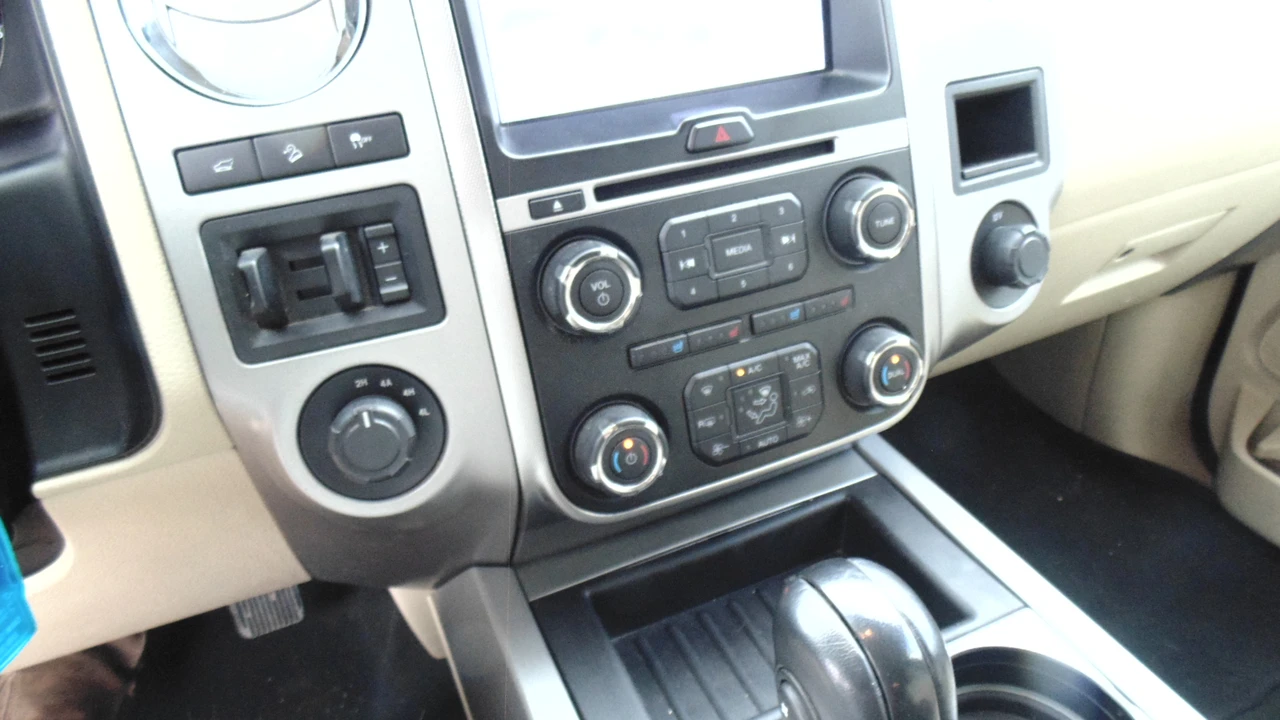 2016 Ford Expedition 3rd Gen - Image 8 of 19