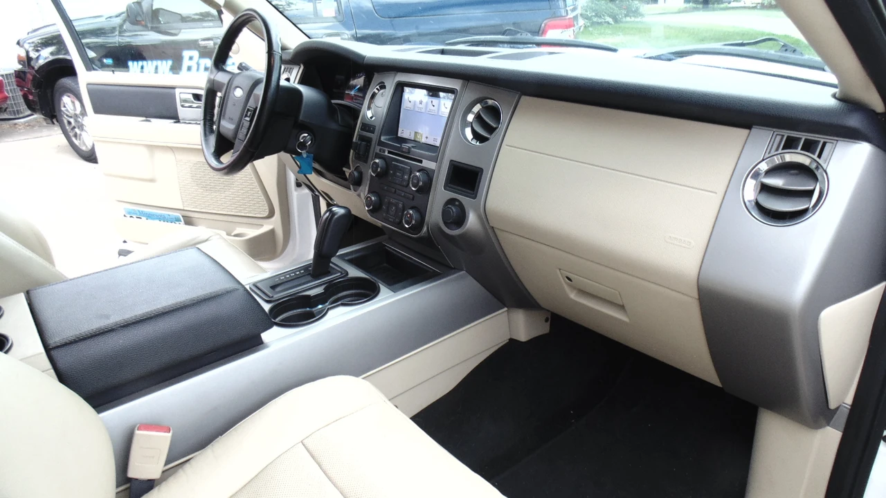 2016 Ford Expedition 3rd Gen - Image 17 of 19