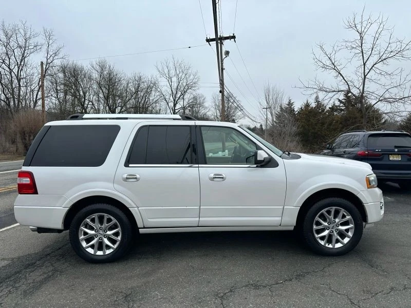 2016 Ford Expedition 3rd Gen - Image 8 of 12