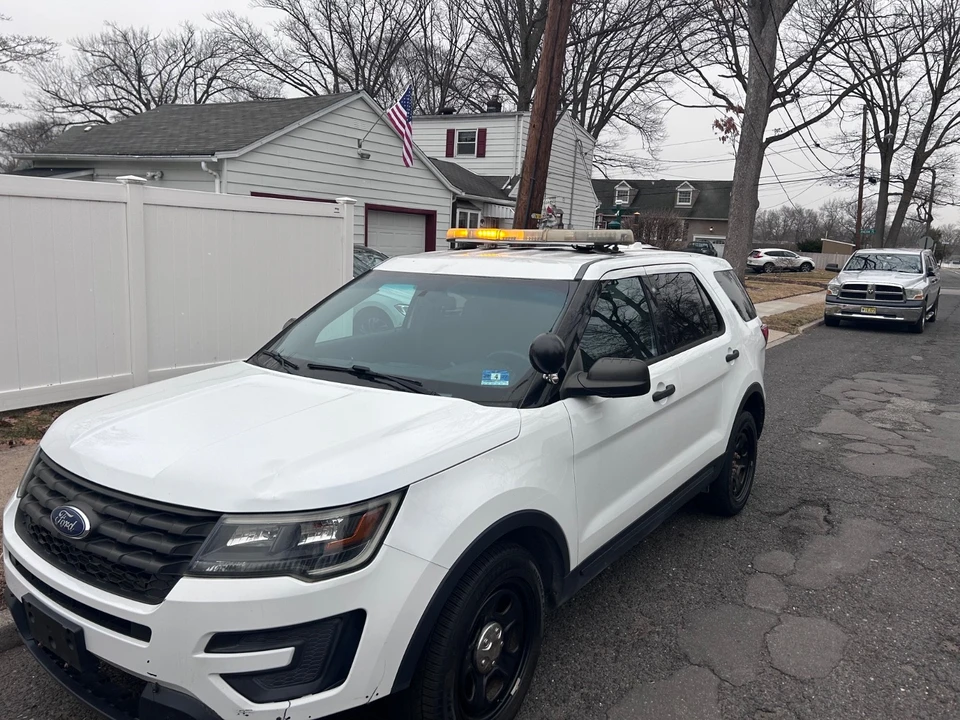 2016 Ford Explorer 5th Gen - Image 2 of 8