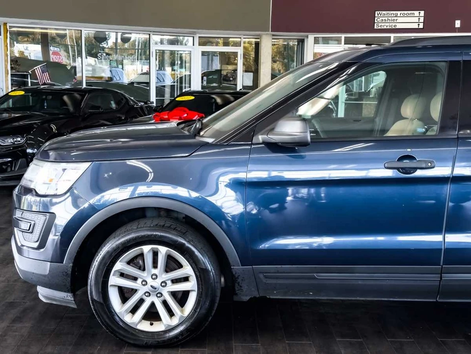 2016 Ford Explorer 5th Gen - Image 9 of 12
