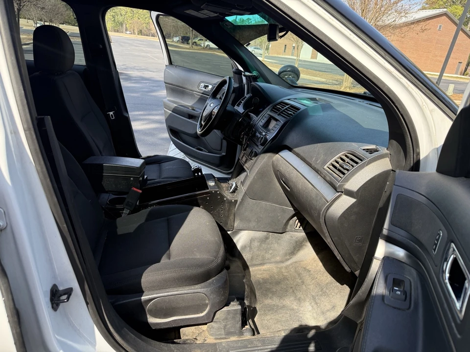 2016 Ford Explorer 5th Gen - Image 11 of 13