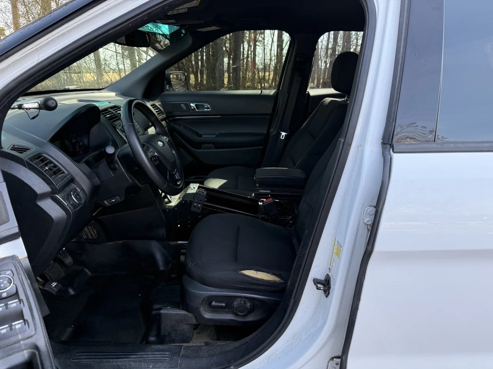 2016 Ford Explorer 5th Gen - Image 10 of 13