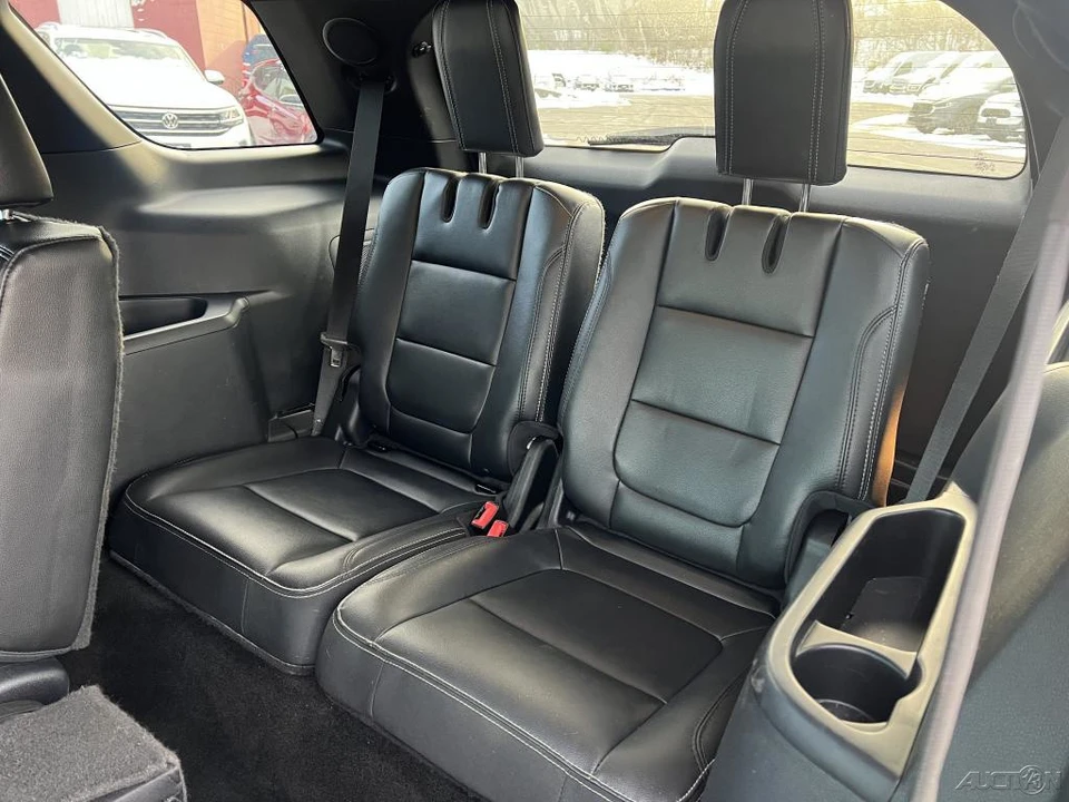 2016 Ford Explorer 5th Gen - Image 11 of 12