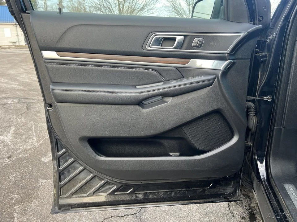 2016 Ford Explorer 5th Gen - Image 9 of 12