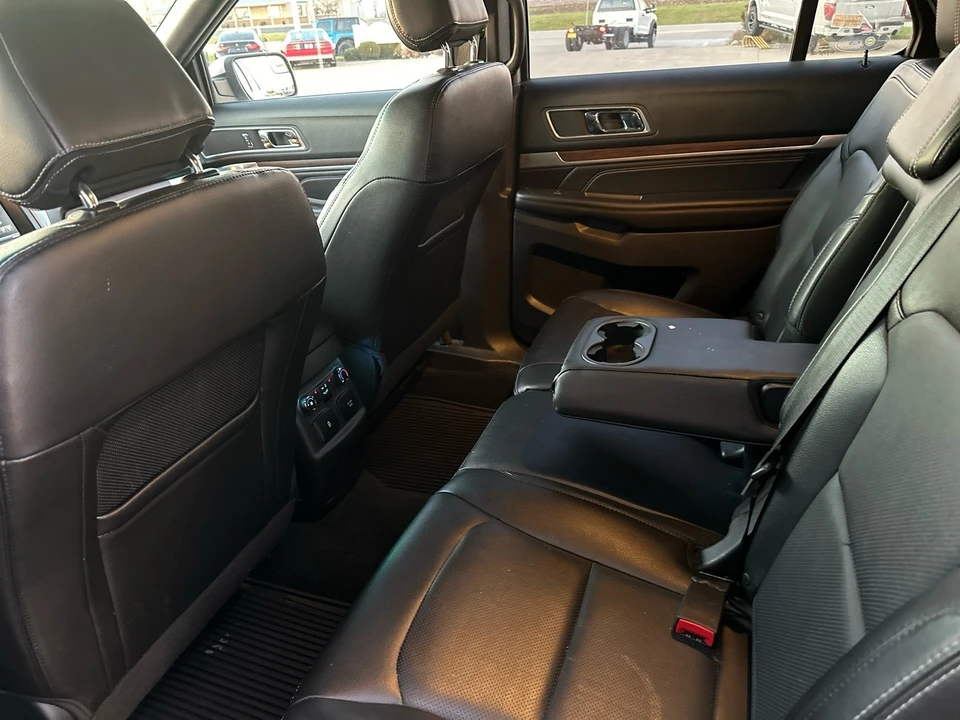 2016 Ford Explorer 5th Gen - Image 11 of 12