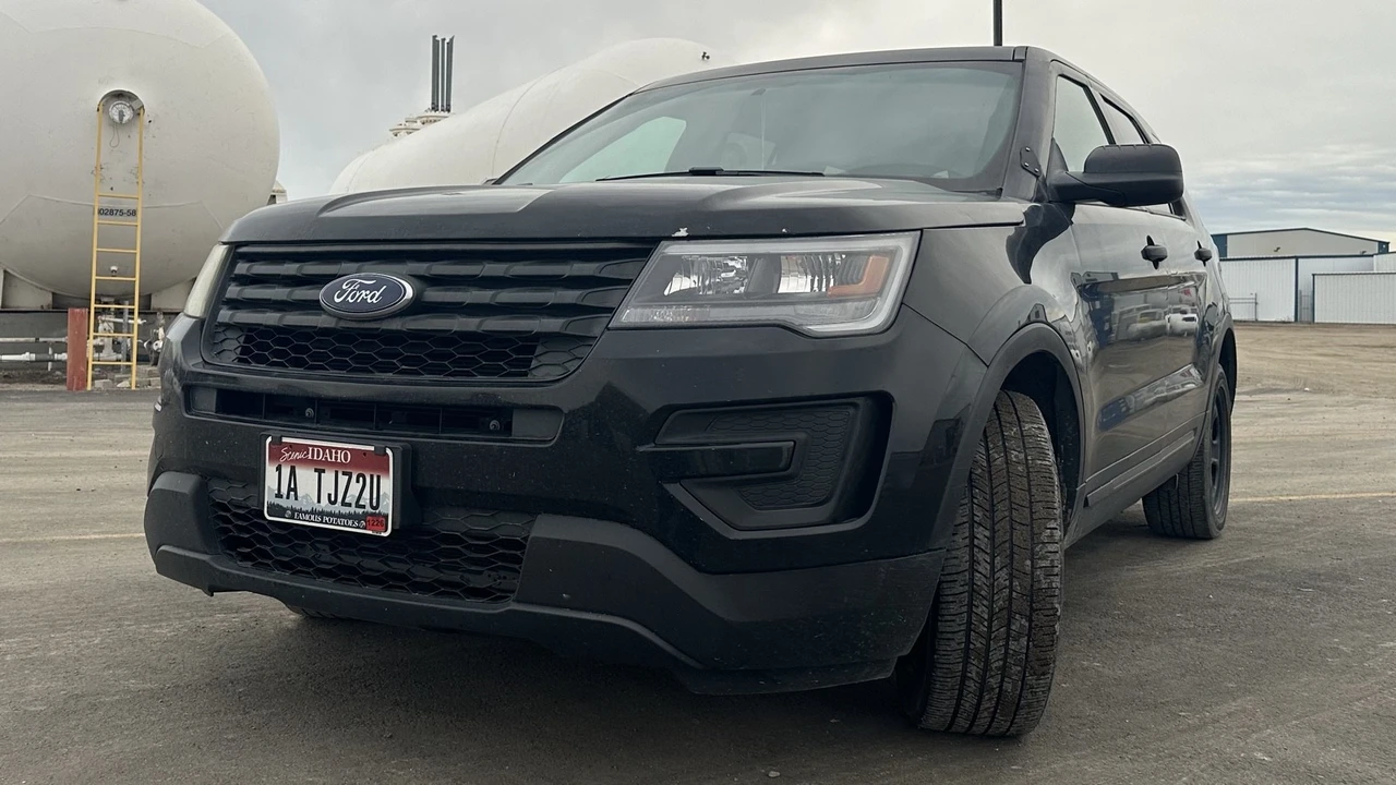 2016 Ford Explorer 5th Gen - Image 3 of 16