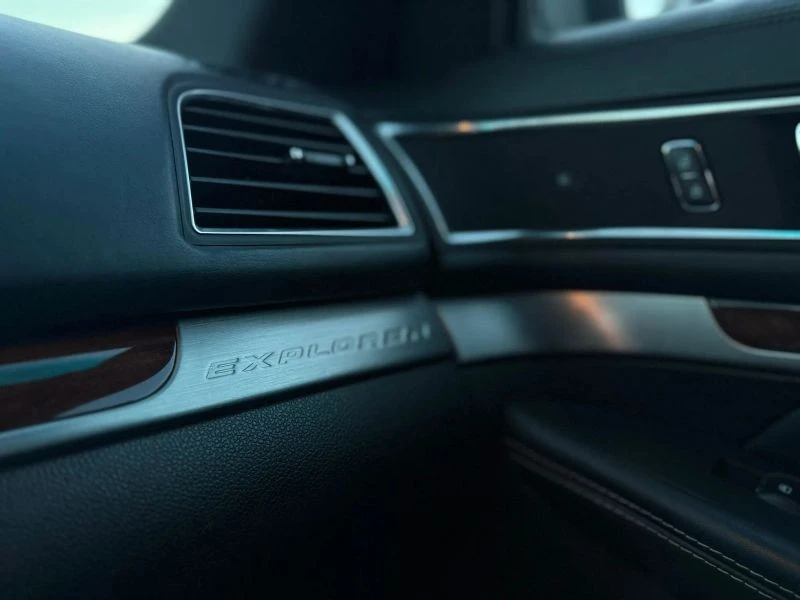 2016 Ford Explorer 5th Gen - Image 10 of 12