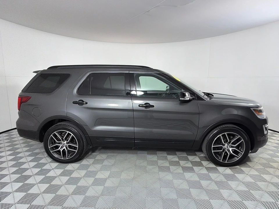 2016 Ford Explorer 5th Gen - Image 4 of 12