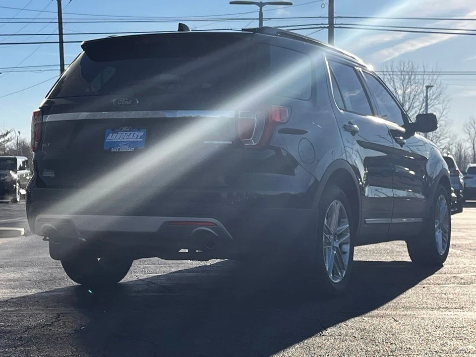 2016 Ford Explorer 5th Gen - Image 3 of 12
