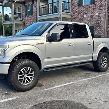 2016 Ford F150 SuperCrew Cab XLT Pickup 4D 5 1/2 ft