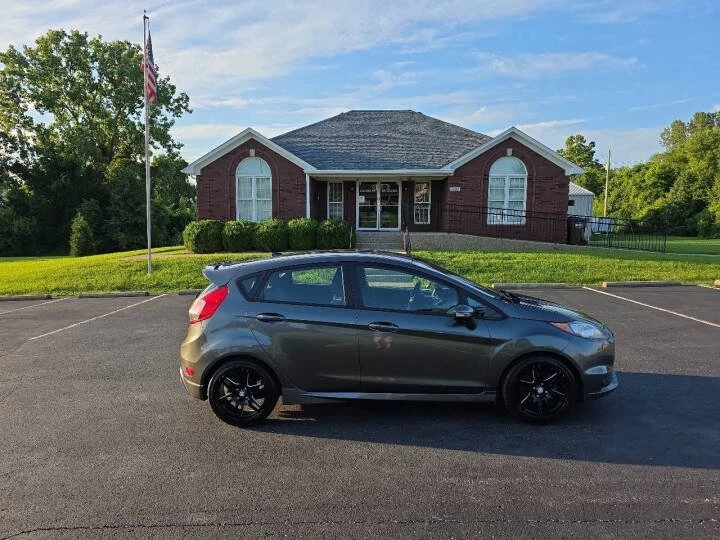 2016 Ford Fiesta - Image 2 of 8