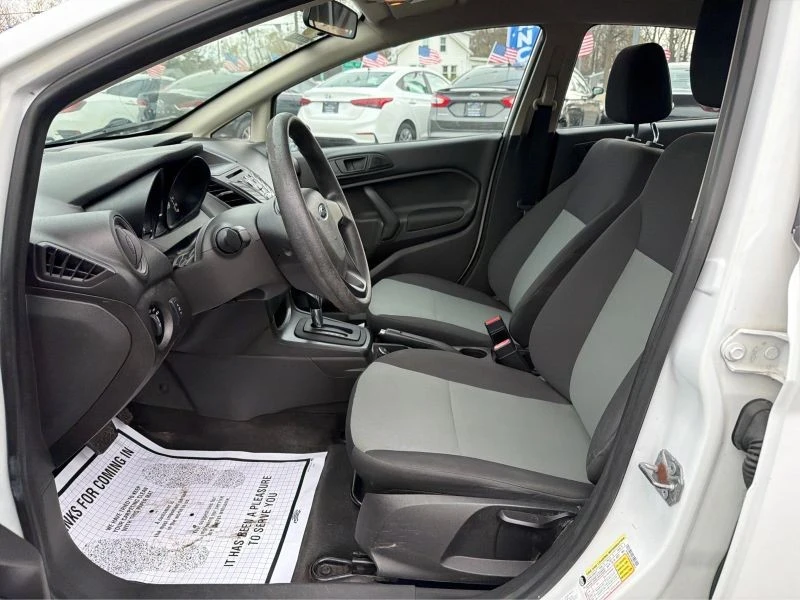 2016 Ford Fiesta - Image 9 of 12