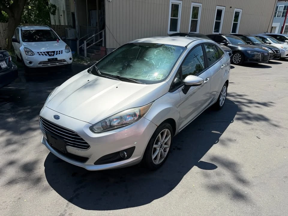 2016 Ford Fiesta - Image 2 of 8